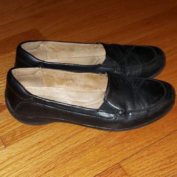 Naturalizer Black Leather Slip-On Flats - Picture 1 of 8